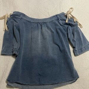 Small fashion nova off the shoulder jean tshirt material